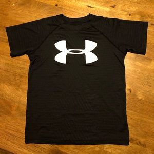 GUC Boys Under Armour Black Tshirt SZ YSM